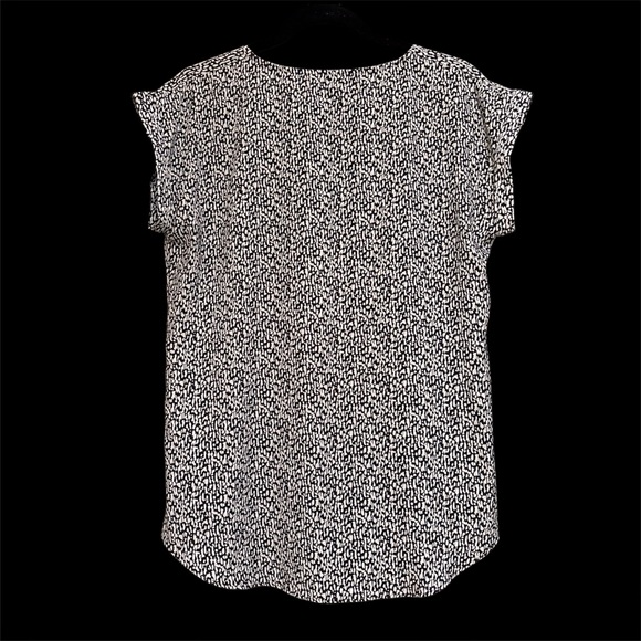 Express half zip cuff sleeve V-neck blouse Size M - Picture 2 of 5